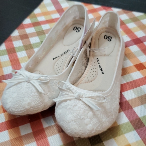 SO Shoes - Super Comfy White Boat Lace Shoe